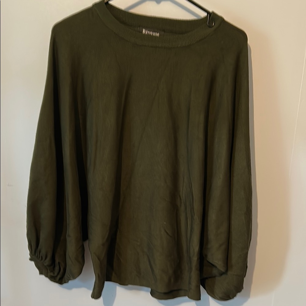 Reveuse Women's Green Sweater